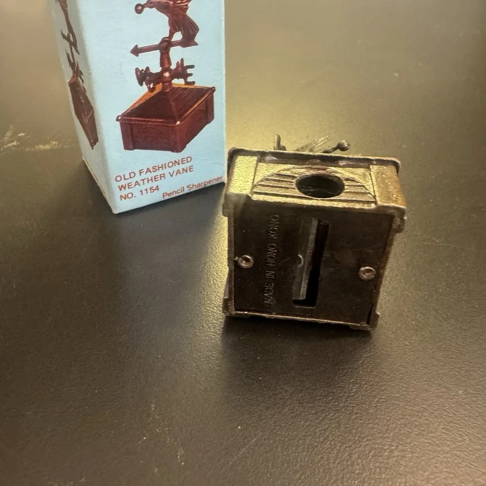 Vintage Die Cast Metal Pencil Sharpener Bird Weather Vane‎ 1154